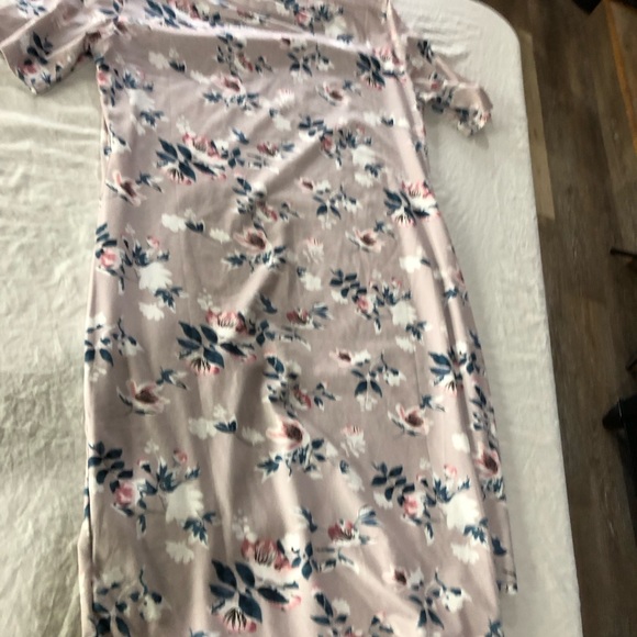 Ladies dress or night shirt - Picture 3 of 3